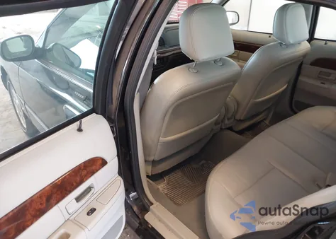 2004 Mercury Grand Marquis Ls z USA, uszkodzony, nr VIN 2MEHM75WX4X684199